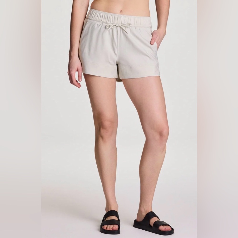 Avalanche Women's Shorts. Size M - Picture 2 of 8